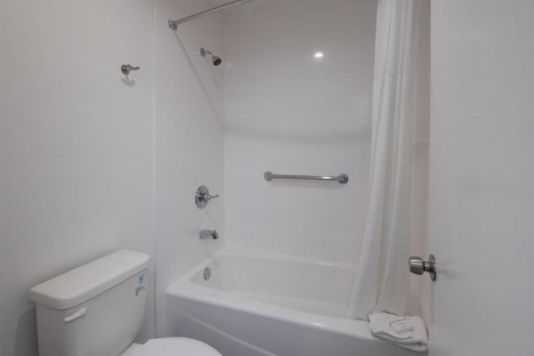 Days Inn by Wyndham Arroyo Grande Pismo Beach image 17