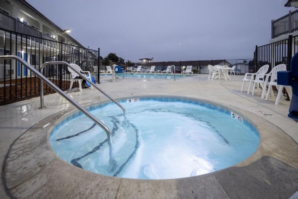 Days Inn by Wyndham Arroyo Grande Pismo Beach image 5